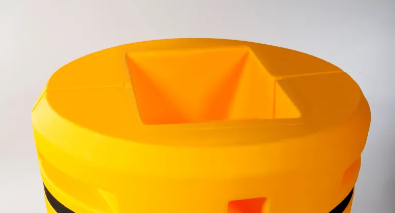 Protection de colonne en plastique pour protéger les poteaux carrés, les colonnes et les piliers.