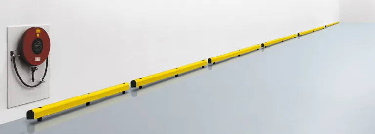Protection anti-collision en plastique avec un seul rail, idéale pour protéger les murs.