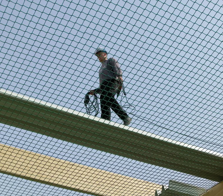 Filets de sécurité sans nœuds pour le confinement des personnes et des matériaux