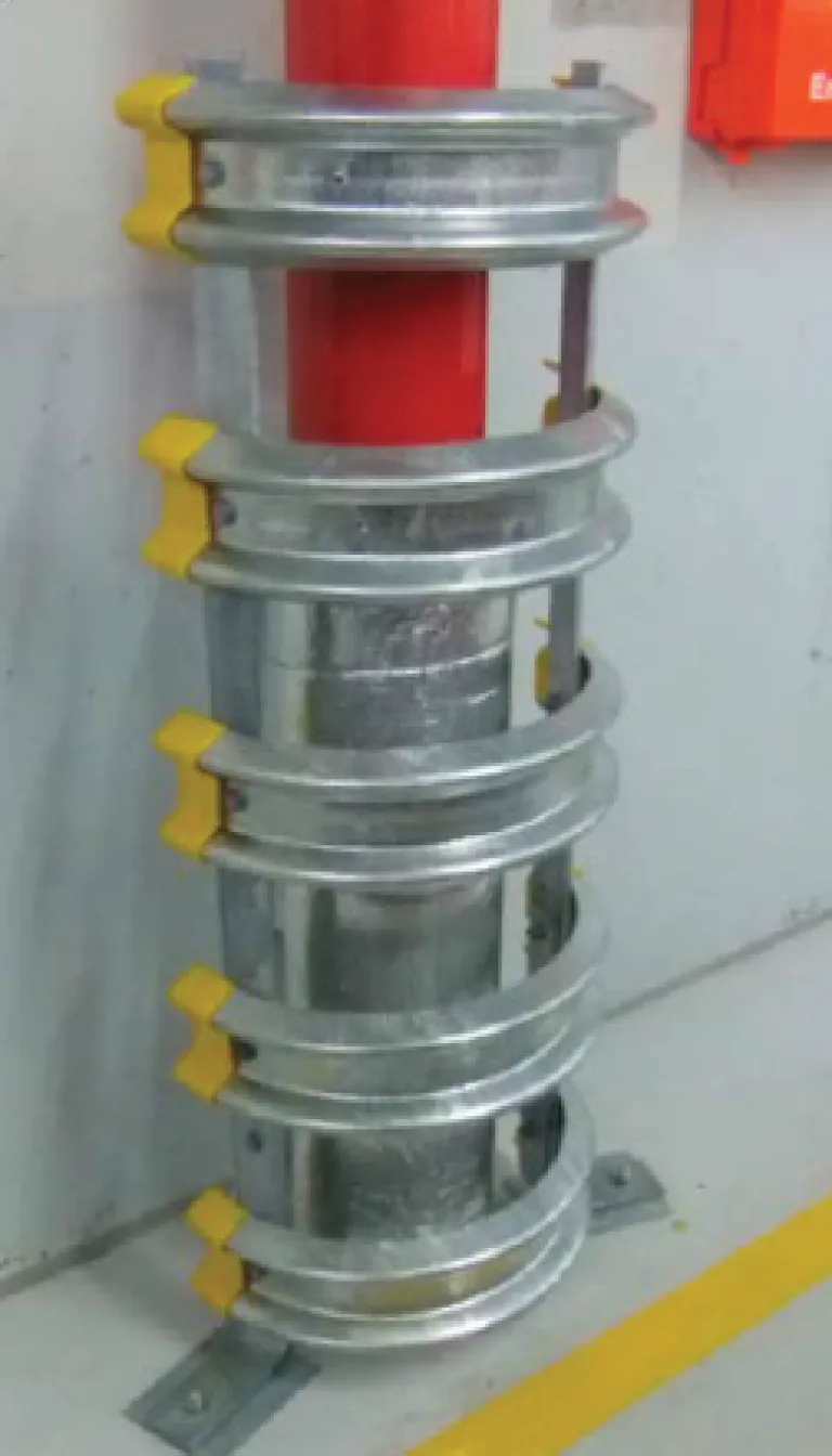 Absorption de l'énergie, protection de la colonne d'acier. Convient comme protection contre les collisions pour les véhicules à faible vitesse.